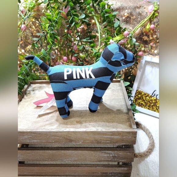 NWOT Victoria Secret Pink Nation Dog 2011 - Picture 1 of 13